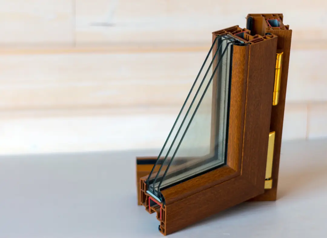 Installation de fenêtre en bois sur mesure La Flotte